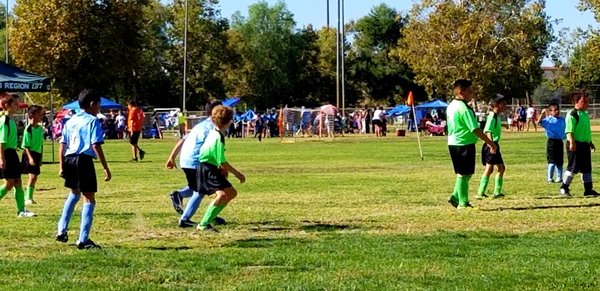 Améliorer le jeu d’équipe dans le foot : suivez le guide