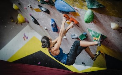 Quelle différence entre le bloc et la voie en escalade ?